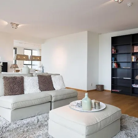 Luxury With A View דירה האג