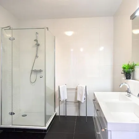 Luxury With A View דירה האג